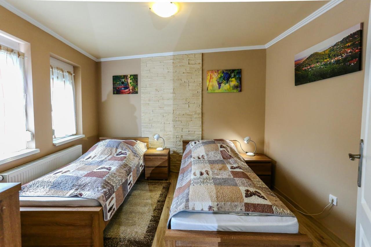 Gardi Apartman Szekszárd Zewnętrze zdjęcie