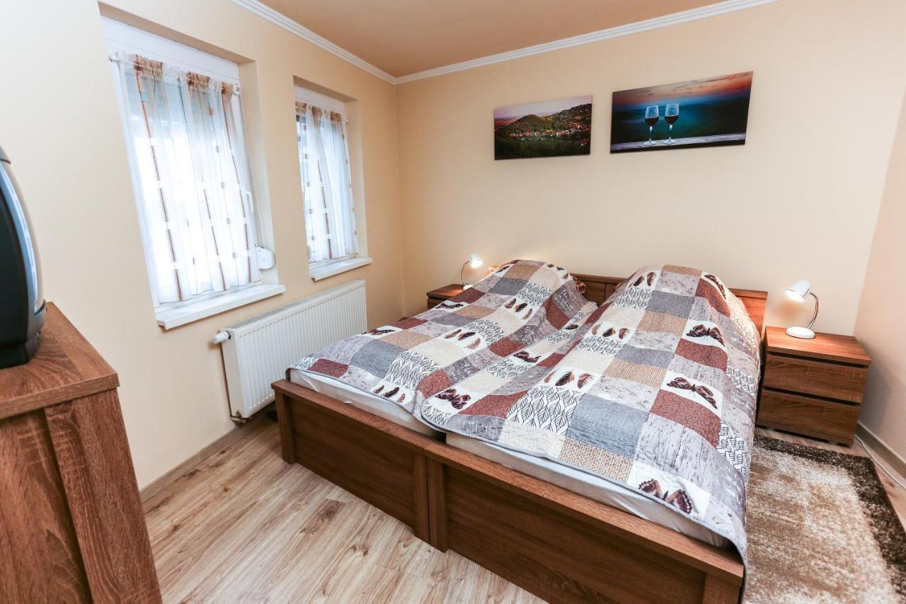 Gardi Apartman Szekszárd Zewnętrze zdjęcie